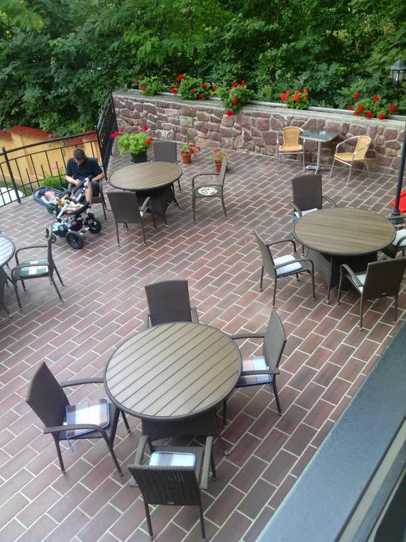 Stan és Panzió Acomodação com café da manhã Balatonalmádi Exterior foto