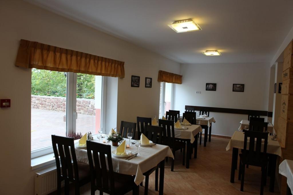 Stan és Panzió Acomodação com café da manhã Balatonalmádi Exterior foto