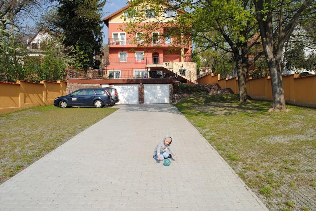 Stan és Panzió Acomodação com café da manhã Balatonalmádi Exterior foto